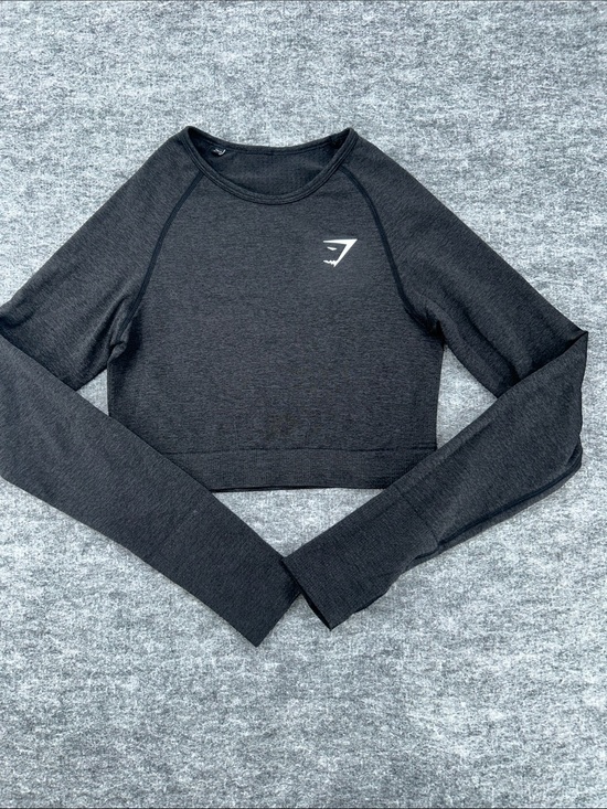 Gymshark Tops - Gymshark Women's Black Cropped Long-Sleeve Seamless Top
